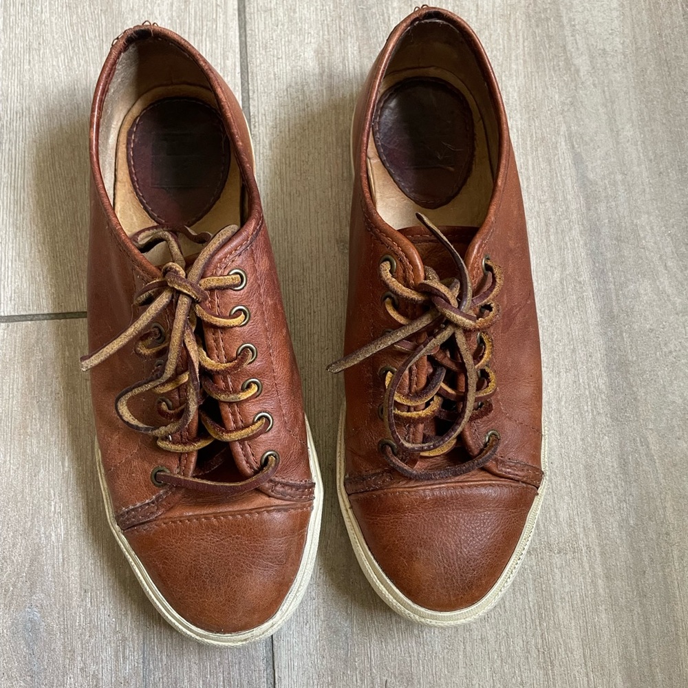 Frye Mindy Low Leather Lace Up Sneaker in Whiskey